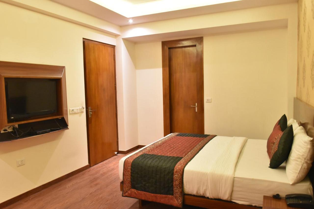 Hotel Lohias Delhi Airport Új-Delhi Kültér fotó