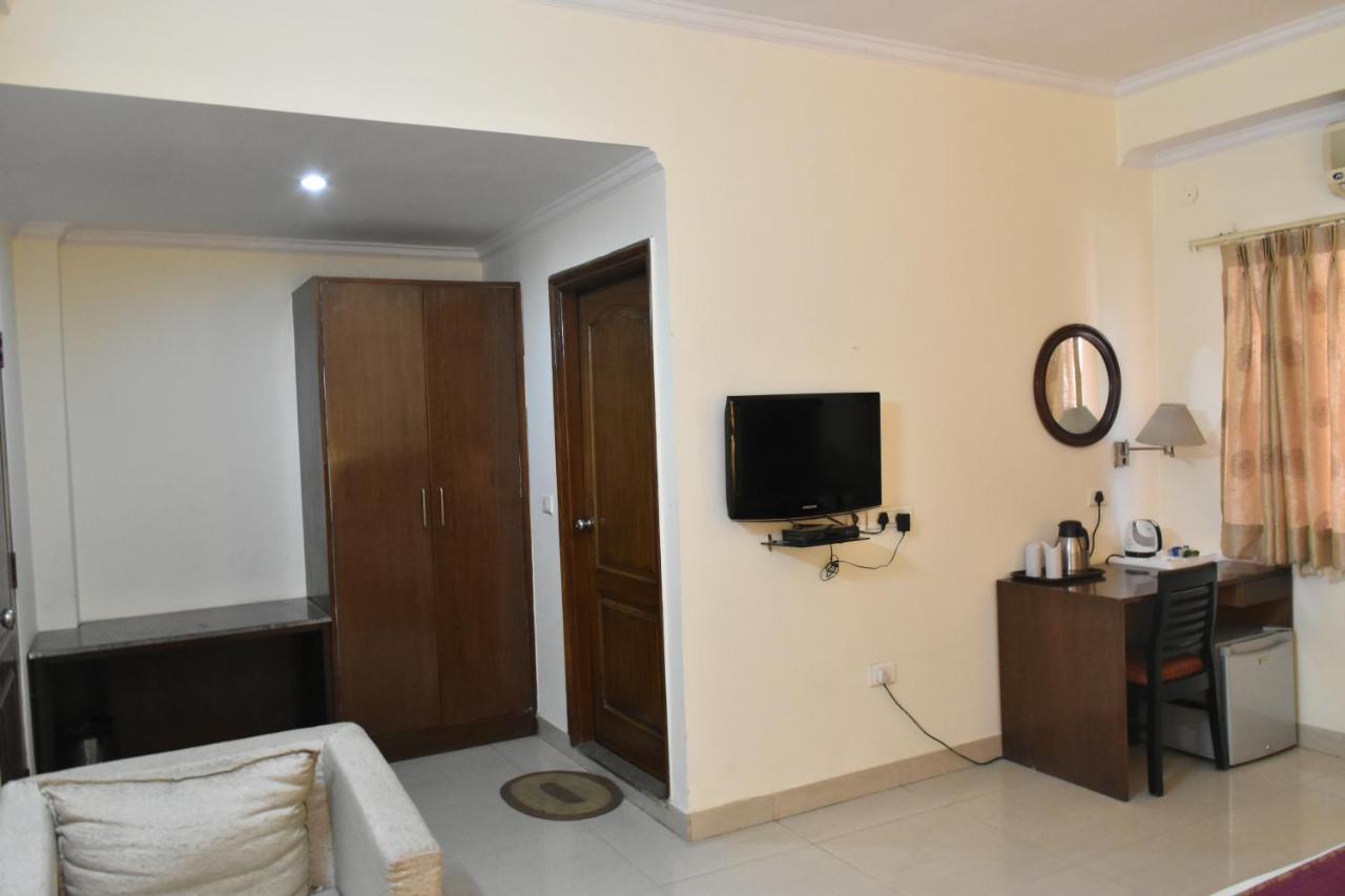 Hotel Lohias Delhi Airport Új-Delhi Kültér fotó