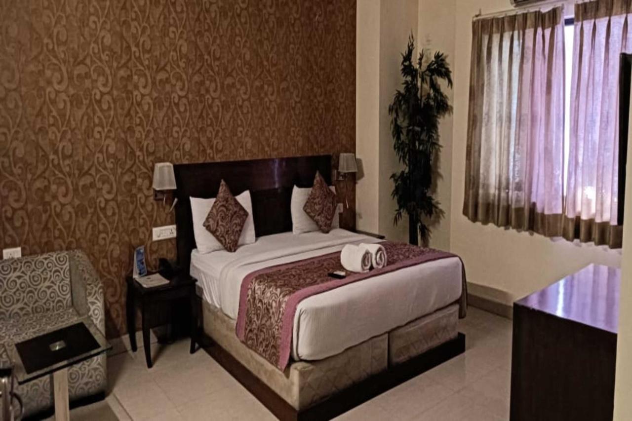 Hotel Lohias Delhi Airport Új-Delhi Kültér fotó