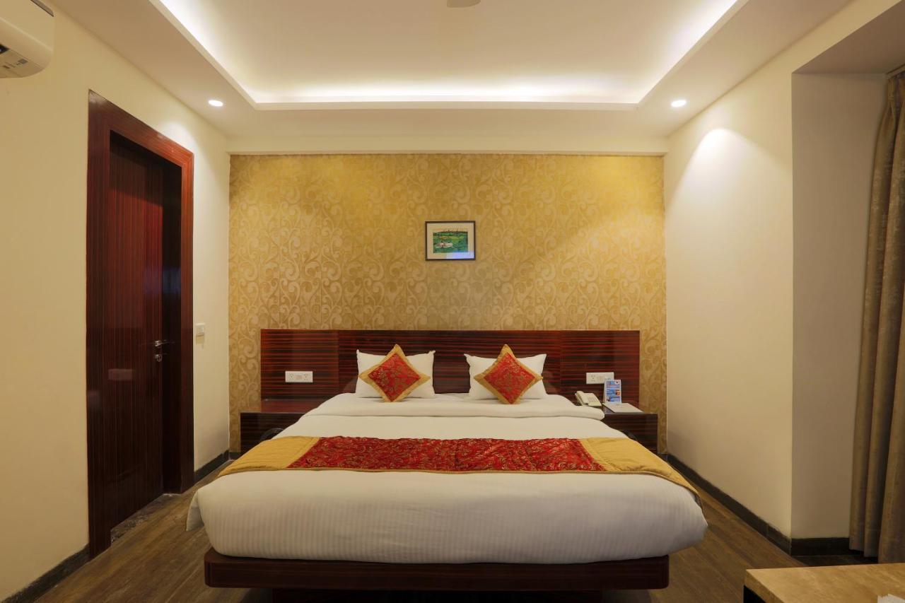 Hotel Lohias Delhi Airport Új-Delhi Kültér fotó